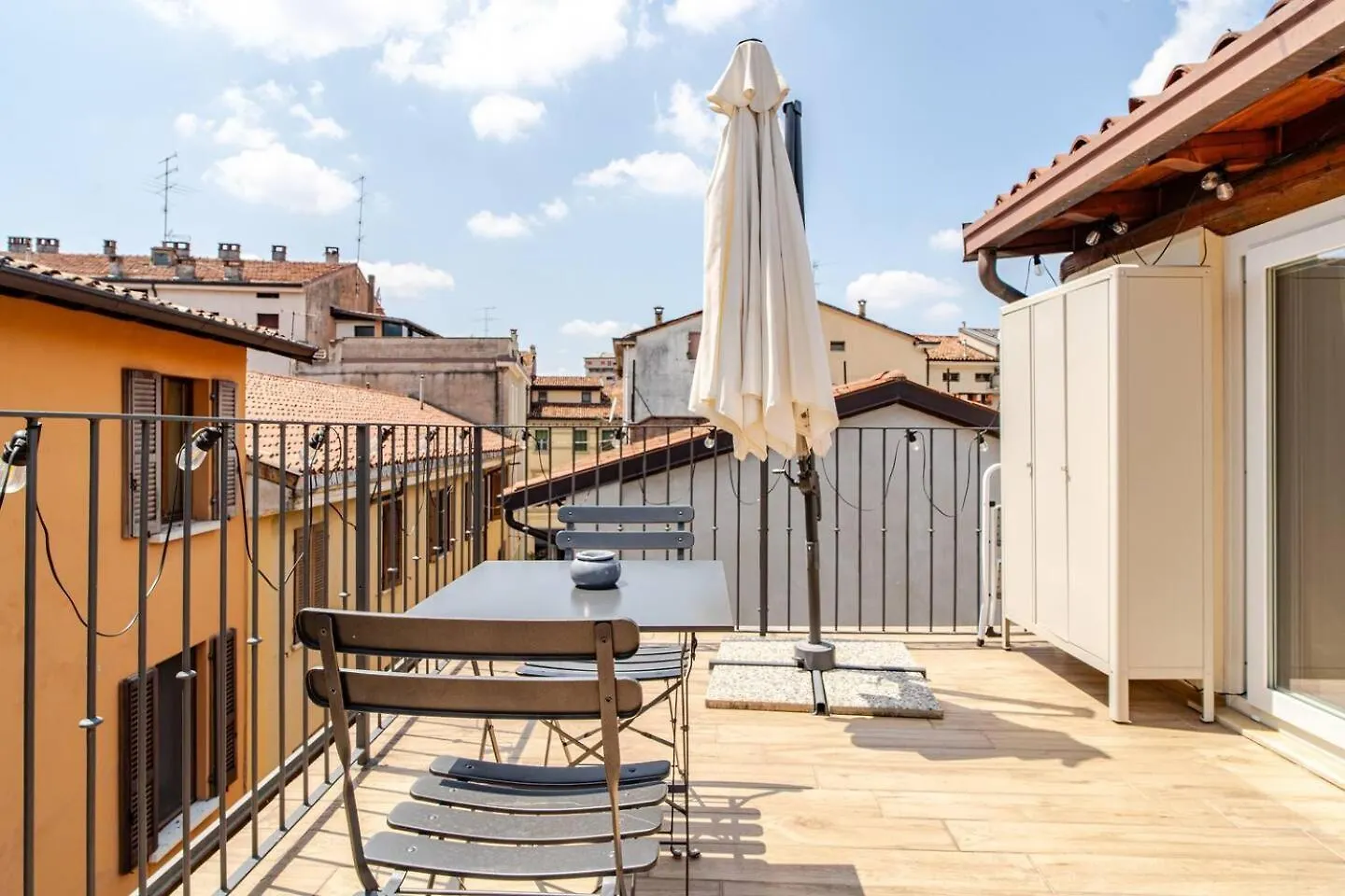 La Terrazza Su Brescia Apartment